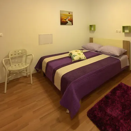 Apartament City Walls
